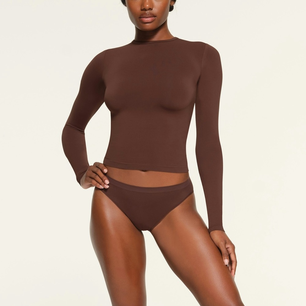 Skims Soft Smoothing Seamless Long Sleeve Cocoa